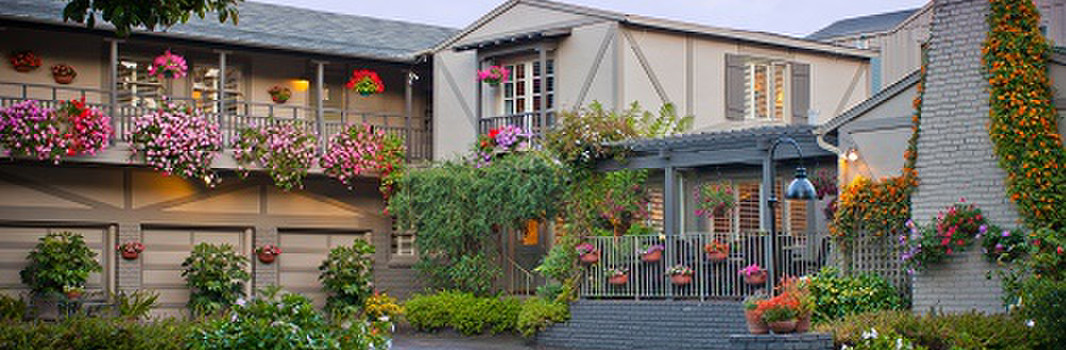Carmel-by-the-Sea Inns Getting into the Holiday Spirit